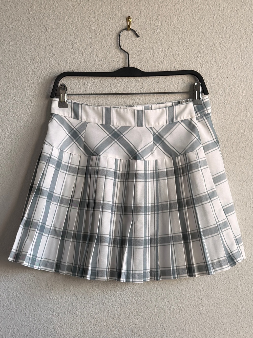 Gray White Plaid Pleated Mini Skirt Size Medium - Picture 4 of 11